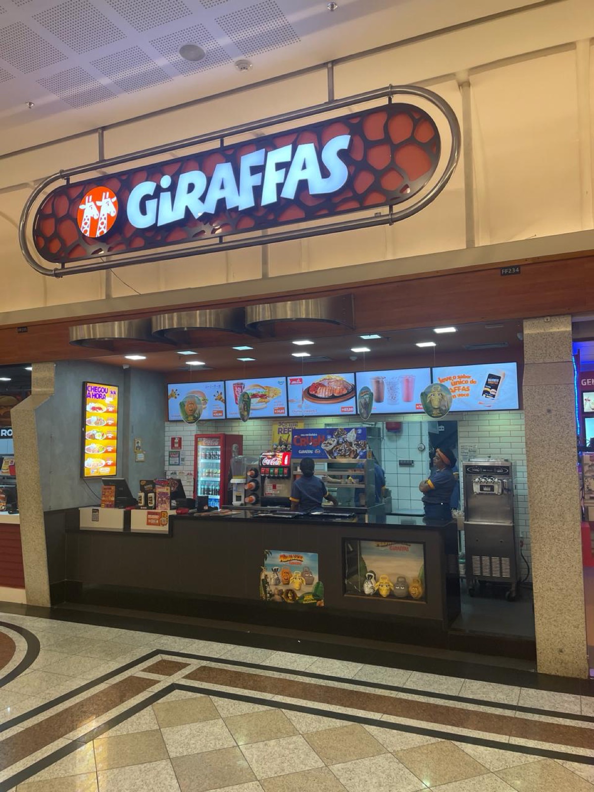 Loja Giraffas entregue pela Nista
